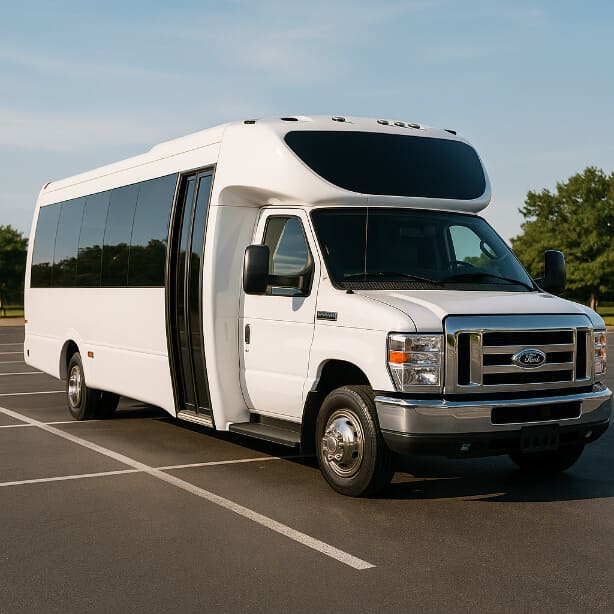 Dearborn Minibus Company 20 Passenger Minibus